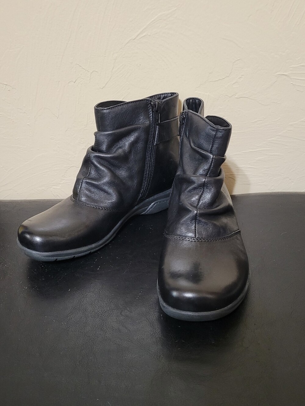 Clarks Women's Chris Sydney Ankle Boots Size 7.5M - Picture 2 of 7